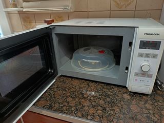 Microondas Panasonic Inverter Grill NN-GD356W