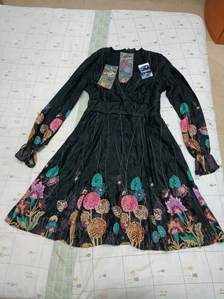 Vestido Desigual Talla 40 Negro Estampado Floral