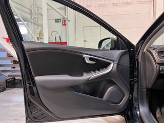 Volvo V40 2.0 D2 Momentum Auto