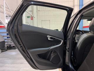 Volvo V40 2.0 D2 Momentum Auto