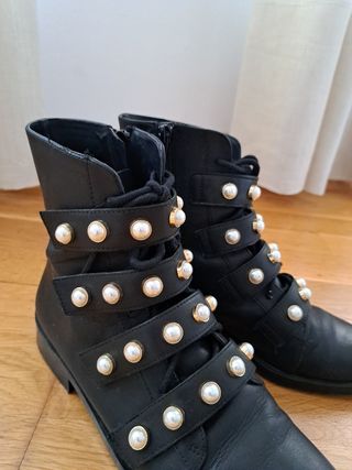 Botines negros con perlas talla 38