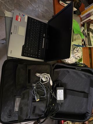Portátil Toshiba Plata