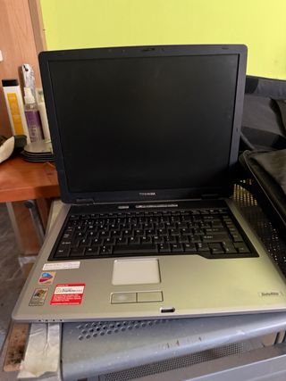 Portátil Toshiba Plata