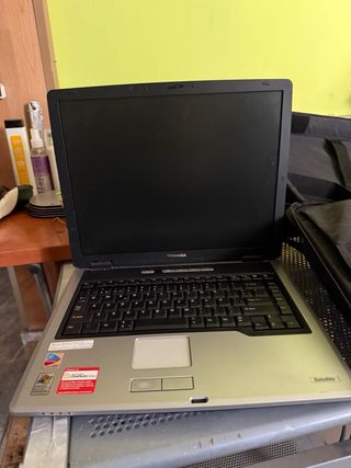 Portátil Toshiba Plata
