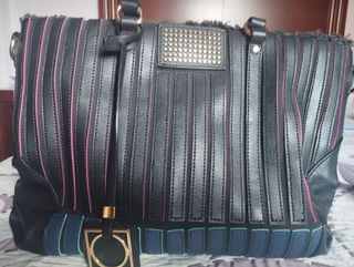 Bolso Negro Mujer con Detalles Rosas