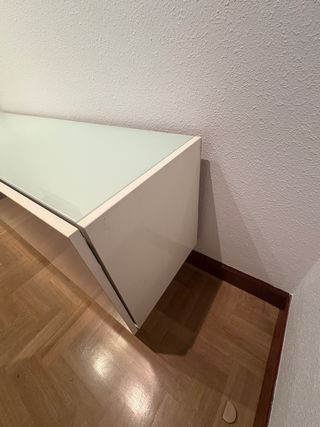 Aparador BESTÅ IKEA Blanco.
