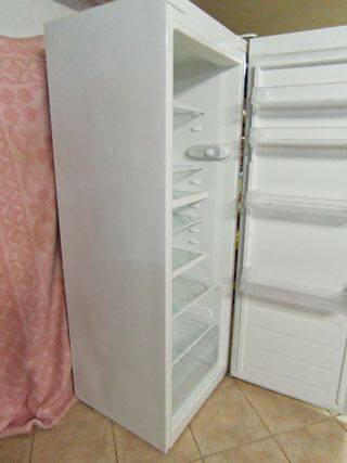 Frigorífico Indesit 166x60x64