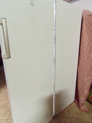 Frigorífico Indesit 166x60x64