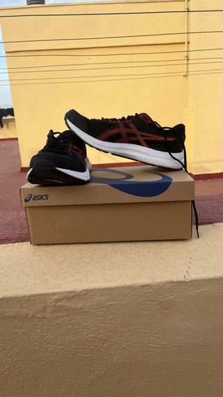Zapatillas Asics Running Negras y Rojas