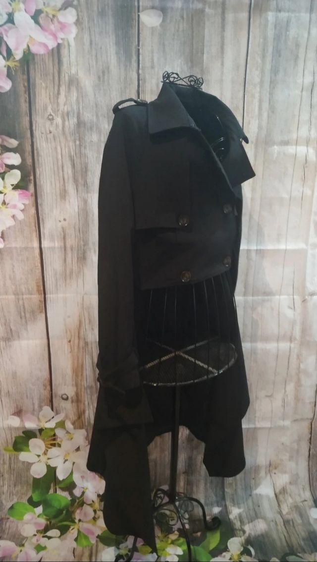 Abrigo asimétrico negro