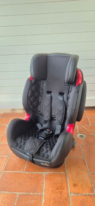 Silla de coche casi nueva.