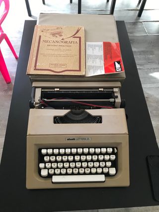 Maquina de escubir OLIVETTI