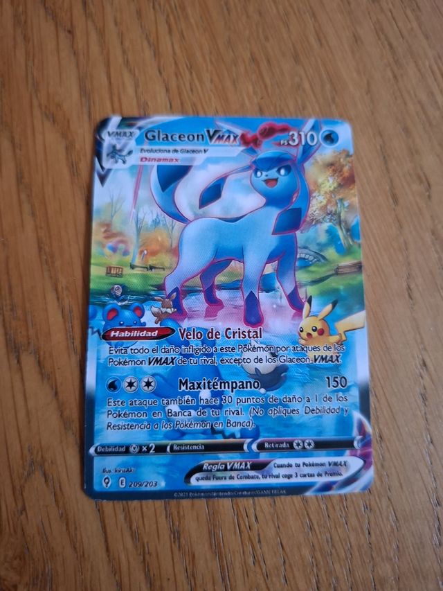Carta Pokémon Glaceon VMAX 209/203