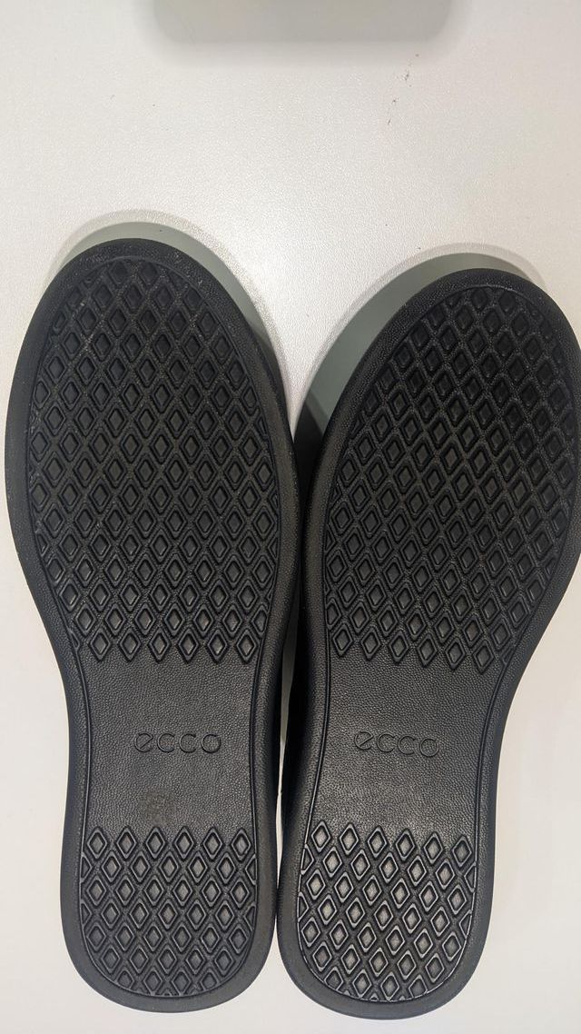 Zapatos ECCO Charol Negro Talla 37 (23,5cm)