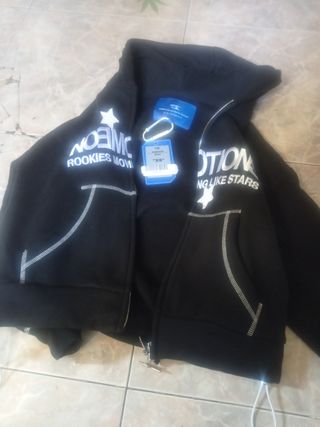 Chaqueta Negra con Capucha Talla XS