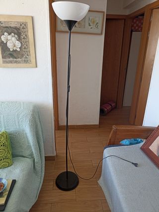 Lámpara de pie moderna