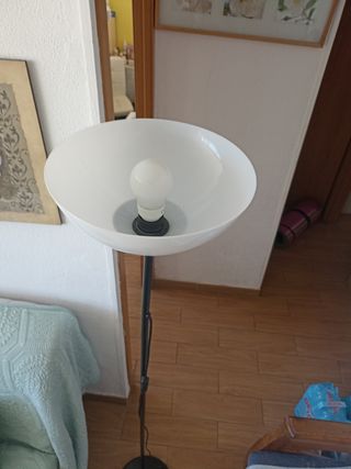 Lámpara de pie moderna