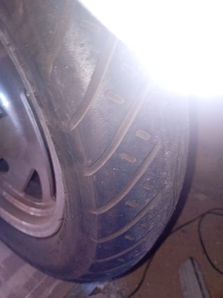 Motocicleta 250 cc, con defensas laterales.