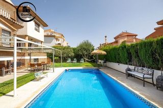 Chalet en venta en Ogíjares