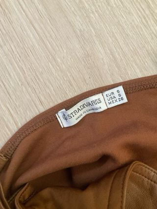 Crop top polipiel marrón