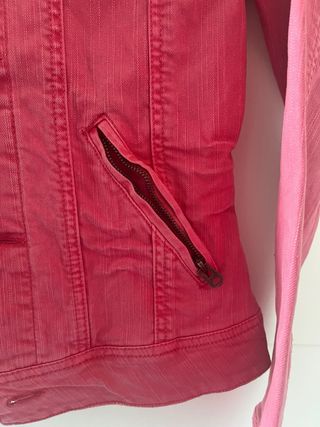 Chaqueta vaquera Bershka M Roja/rosa