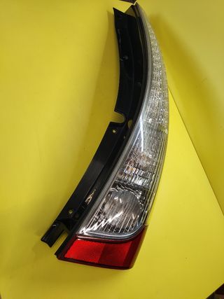 PILOTO TRASERO DERECHO MITSUBISHI GRANDIS