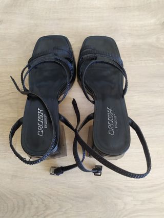 Sandalias Crush by Ulanka tacón grueso talla 40