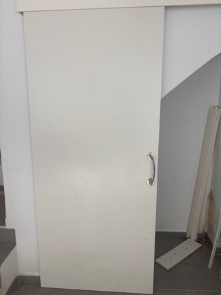 Puerta corredera lacada