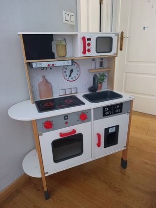 Cocinita de madera infantil
