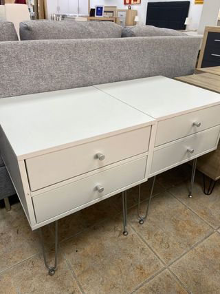 DUO DE MESITAS DE NOCHE NUEVAS BLANCO Y PLATEADO
