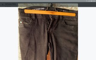 Pantalón pitillo negro vaquero