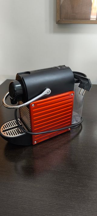 Cafetera Nespresso Pixie Naranja
Para piezas 