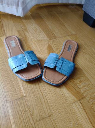 Sandalias planas azules