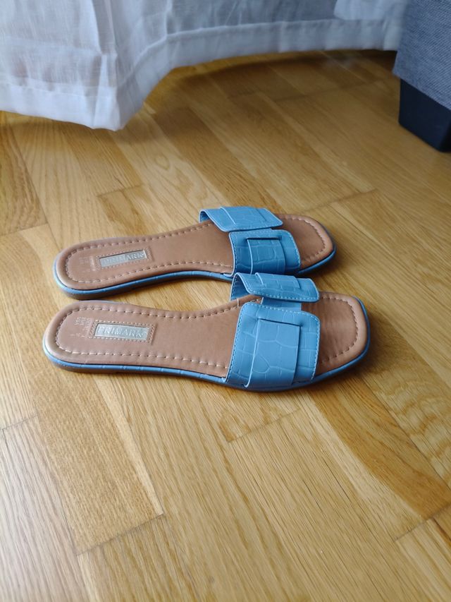 Sandalias planas azules