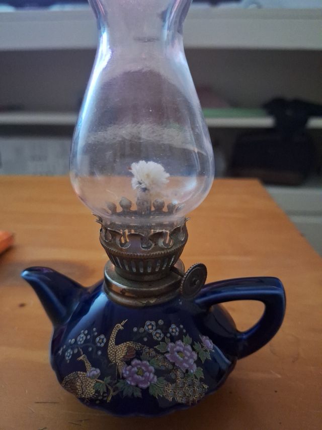 Lámpara de aceite,de porcelana Japonesa, colección