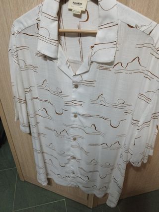 Camisa Pull&Bear Estampada Hombre
Talla L grande