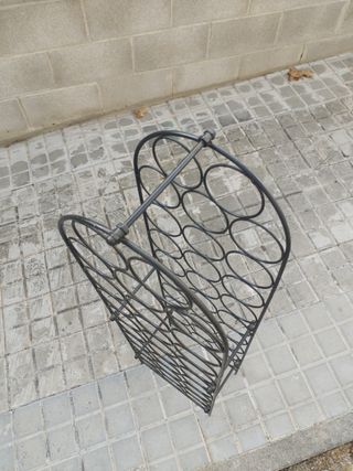 Botellero de hierro para 29 botellas