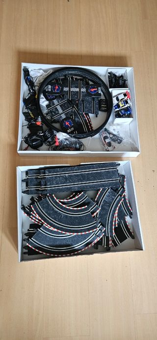 2 Scalextric Compact Loopinator y GT