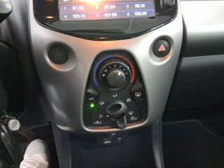 Toyota Aygo 1.0 70 x-play