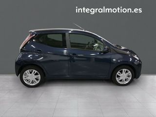 Toyota Aygo 1.0 70 x-play
