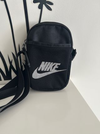 Bolso deportivo Nike negro