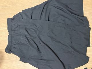 Pantalón falda negro