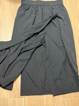 Pantalón falda negro