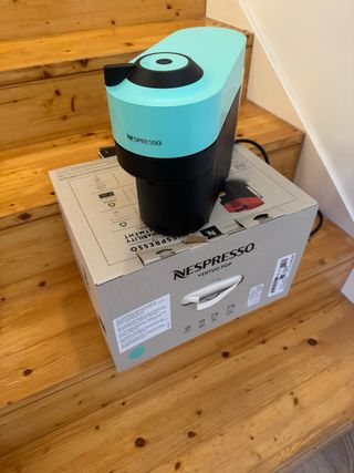 Cafetera Nespresso Vertuo Pop Aqua verde
