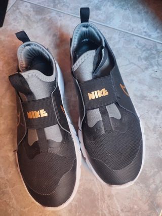 Zapatillas Nike Negro/Dorado Talla 39