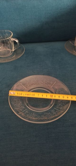 Juego de 6 tazas de cristal con platillos