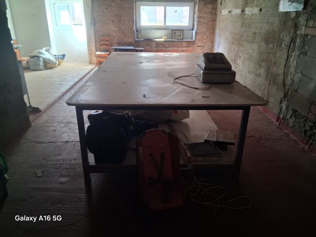 Mesa de trabajo grande