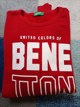 Sudadera Benetton Roja T .160 
11/12 años
