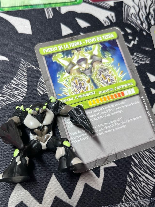 Gormiti Atomic + Xenox Figuras