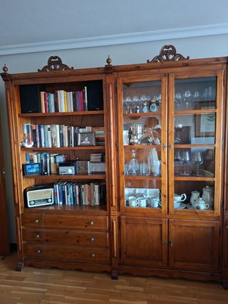Mueble madera maciza vitrina y baldas